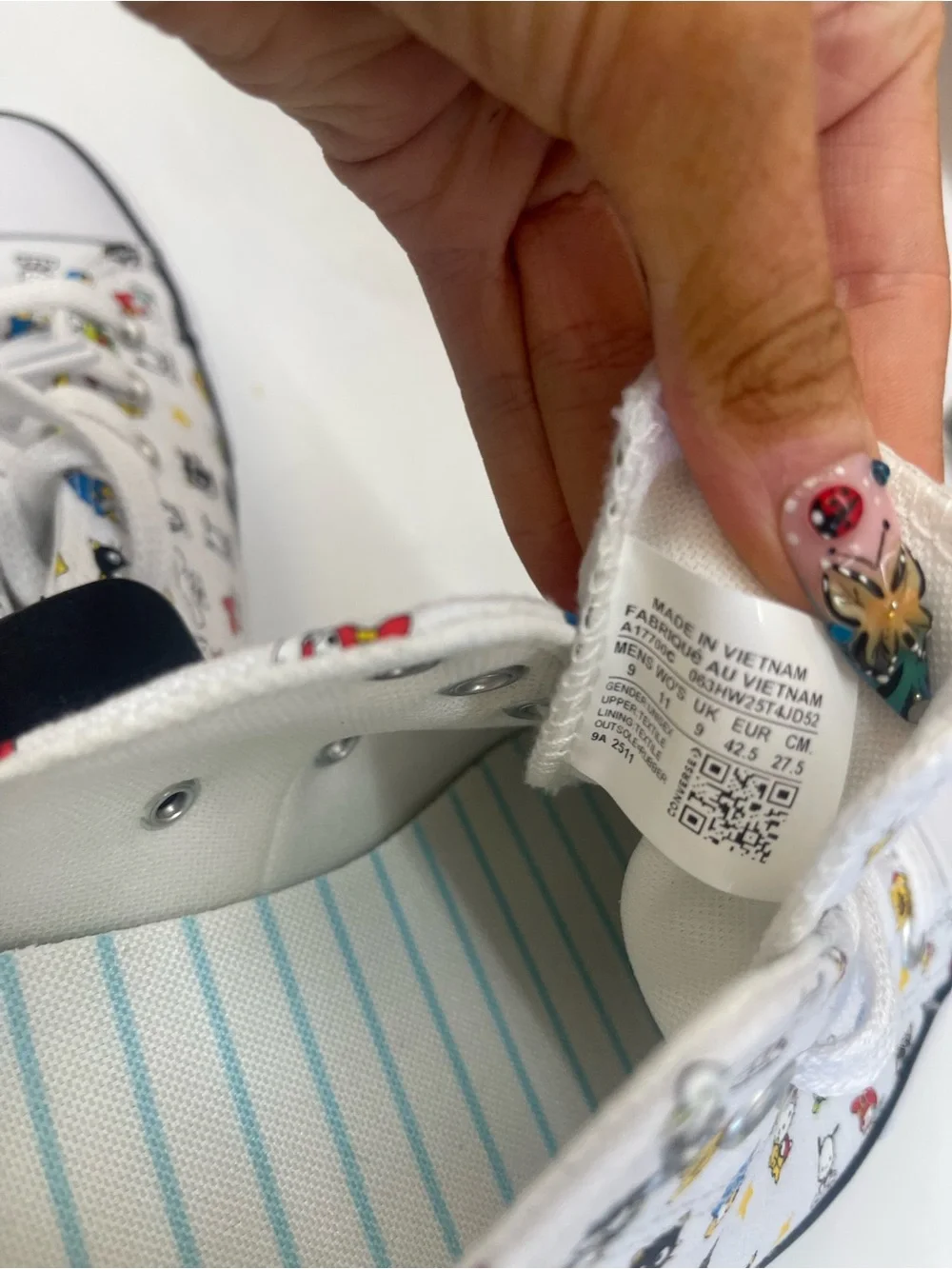 Converse White Low-Top Sneakers with Multicolor Character Print - Picture 6 of 6
